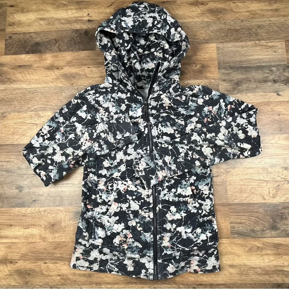 Lululemon Colorful Zip Up Hoodie With Thumb Holes Size Small